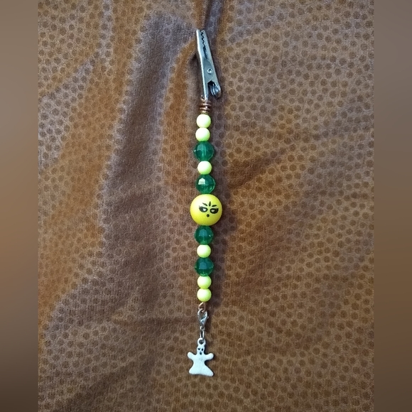 Smoke accessories/roach clip - Picture 2 of 3